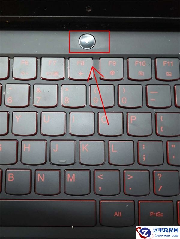 Win10系统笔记本电脑怎么连接外置的其他显示器？