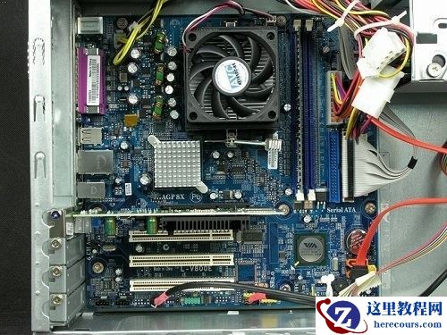 win10主机开机正常但显示器不亮怎么回事