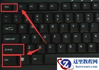win10系统桌面不显示任何的内容怎么回事？