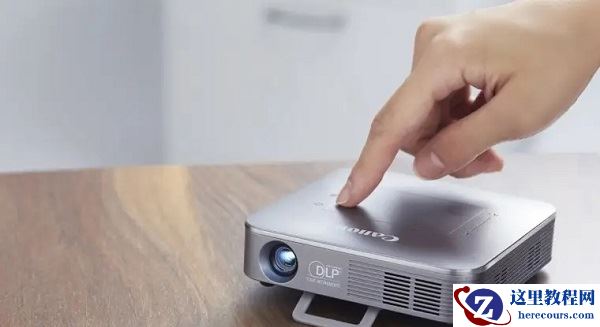 笔记本电脑连接投影仪不显示电脑画面怎么回事?