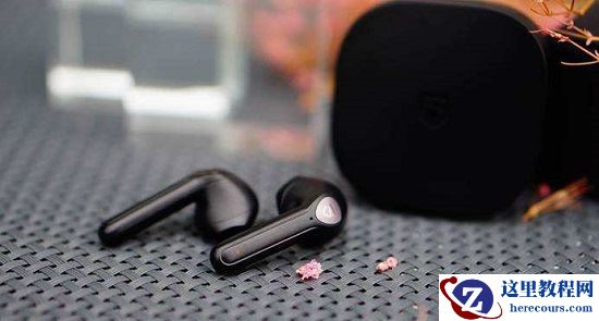 win11连接了蓝牙耳机声音还是外放怎么解决？