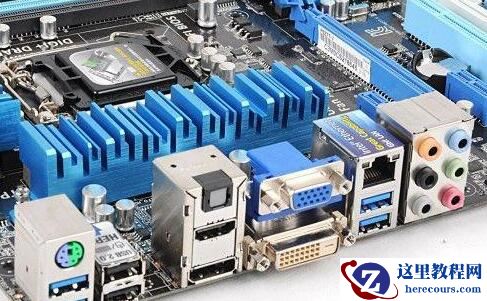 Win11电脑显示屏无信号黑屏怎么办？