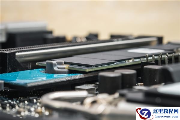 用户吐槽Win11下NVMe SSD降速:对比Win10能直接腰斩