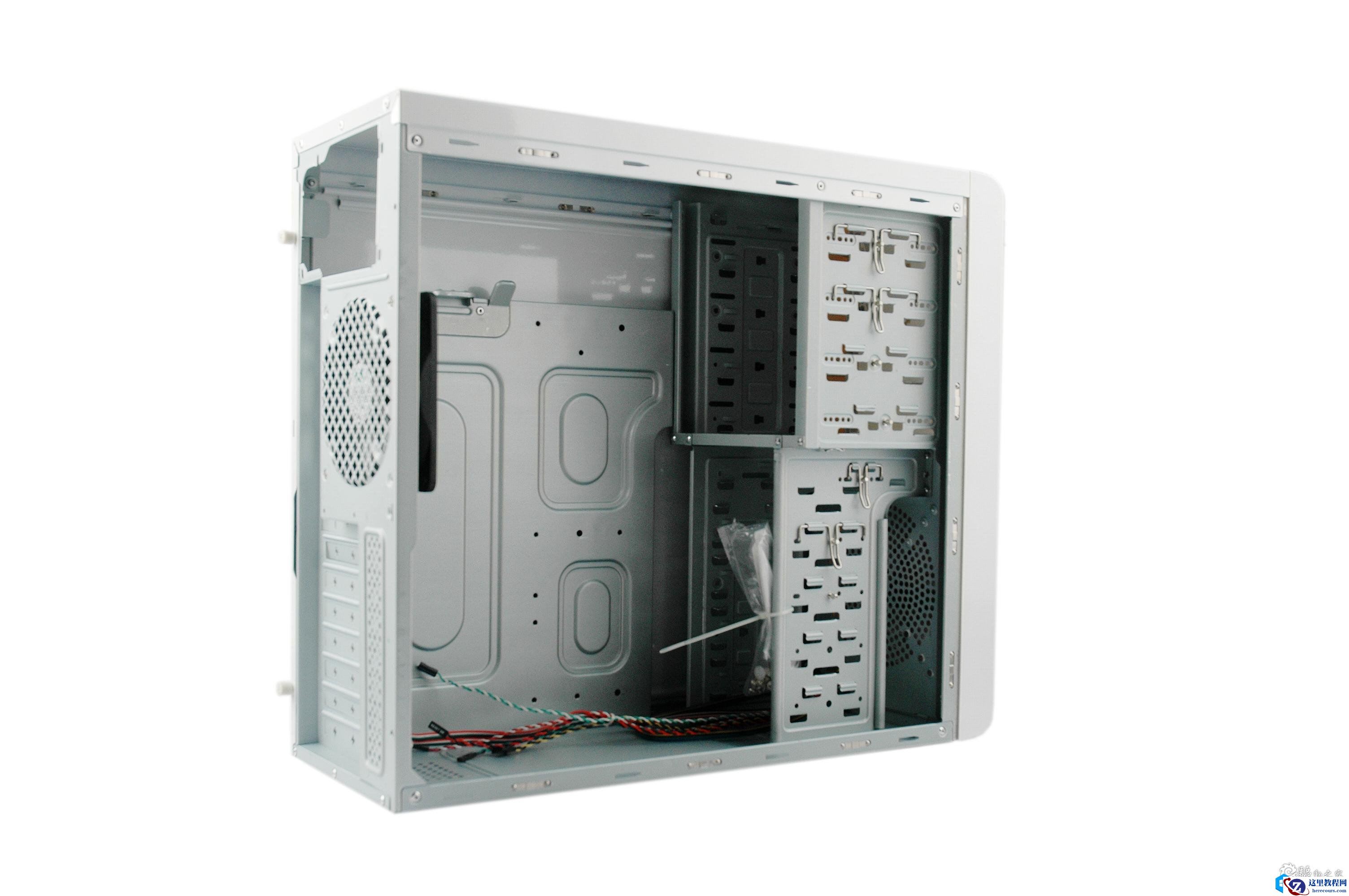 什么是中塔机箱 全塔机箱