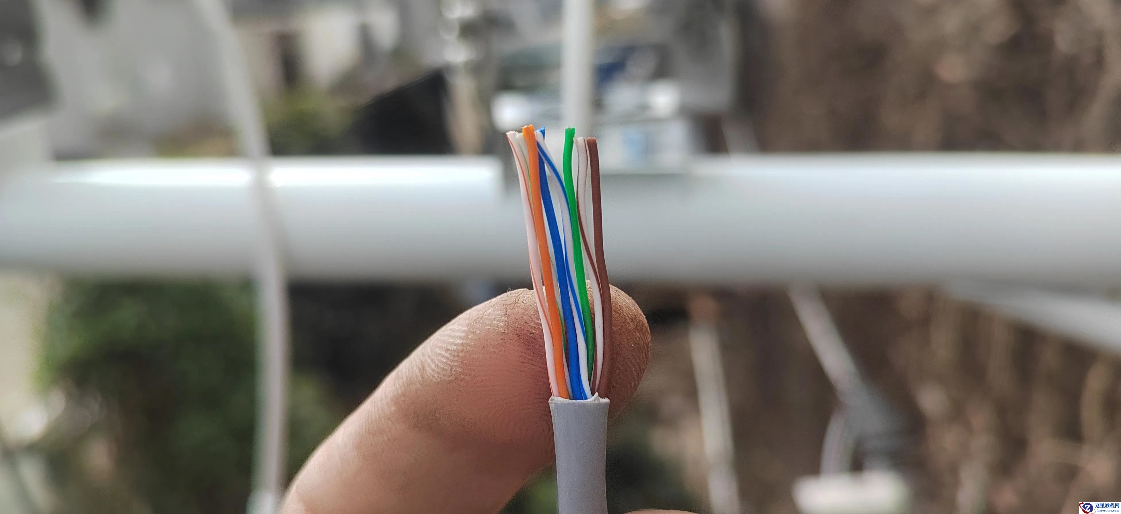 手把手教你零基础教学围墙监控摄像头安装方法图解教程