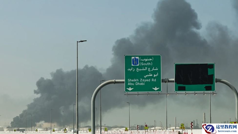 黄仁勋宣布临时关闭英伟达迪拜办公室：正积极支持受影响员工，谷歌员工也被困