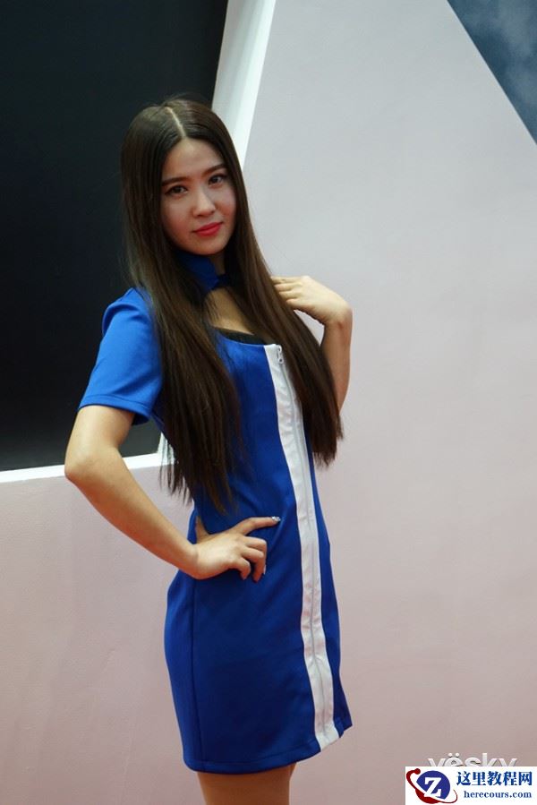 P&E2015:产品之外看点 奥林巴斯展台美女多