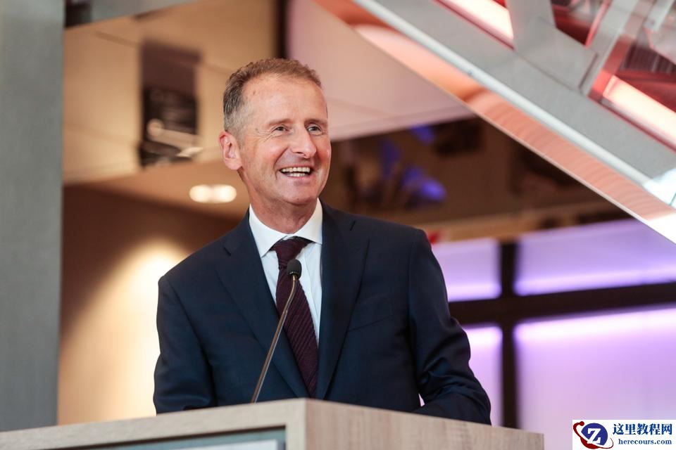 大众「宫斗」告一段落：CEO迪斯逊位，「电动化」革命火种得以延续