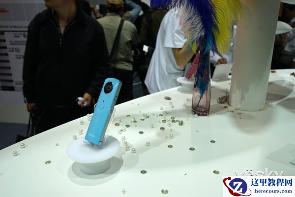 P&E2015:360°无死角拍摄 理光THETA发布