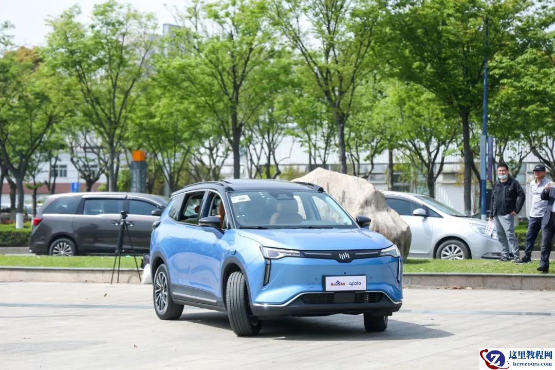 10 公里、20 分钟、10 大核心观点，重识「百度智能驾驶」丨新智驾实测