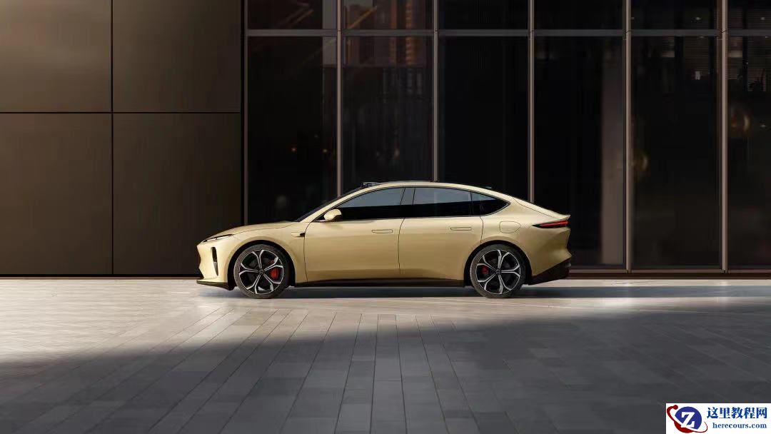 30万轿车市场「大杀器」？蔚来第二款轿车问世，25.8万起、超1000公里续航