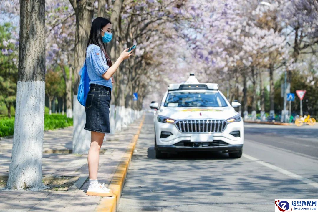 方向盘后拿掉安全员，百度Apollo甩开Waymo