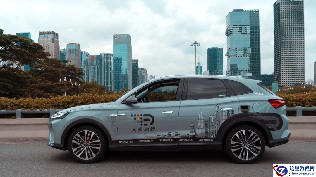 实测元戎启行「主驾无人」，「老司机」在市中心穿行无阻