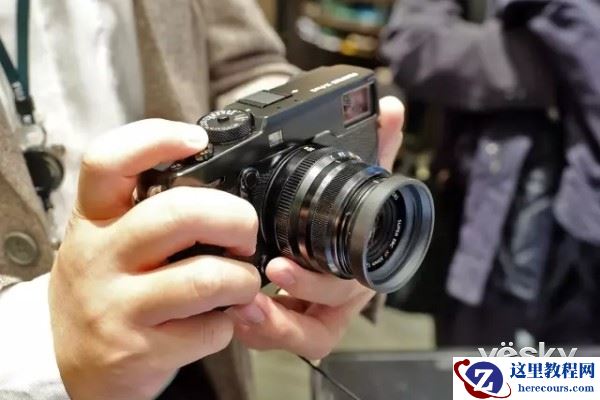 富士X新品发布"今天的标题是 谈参数就俗了"