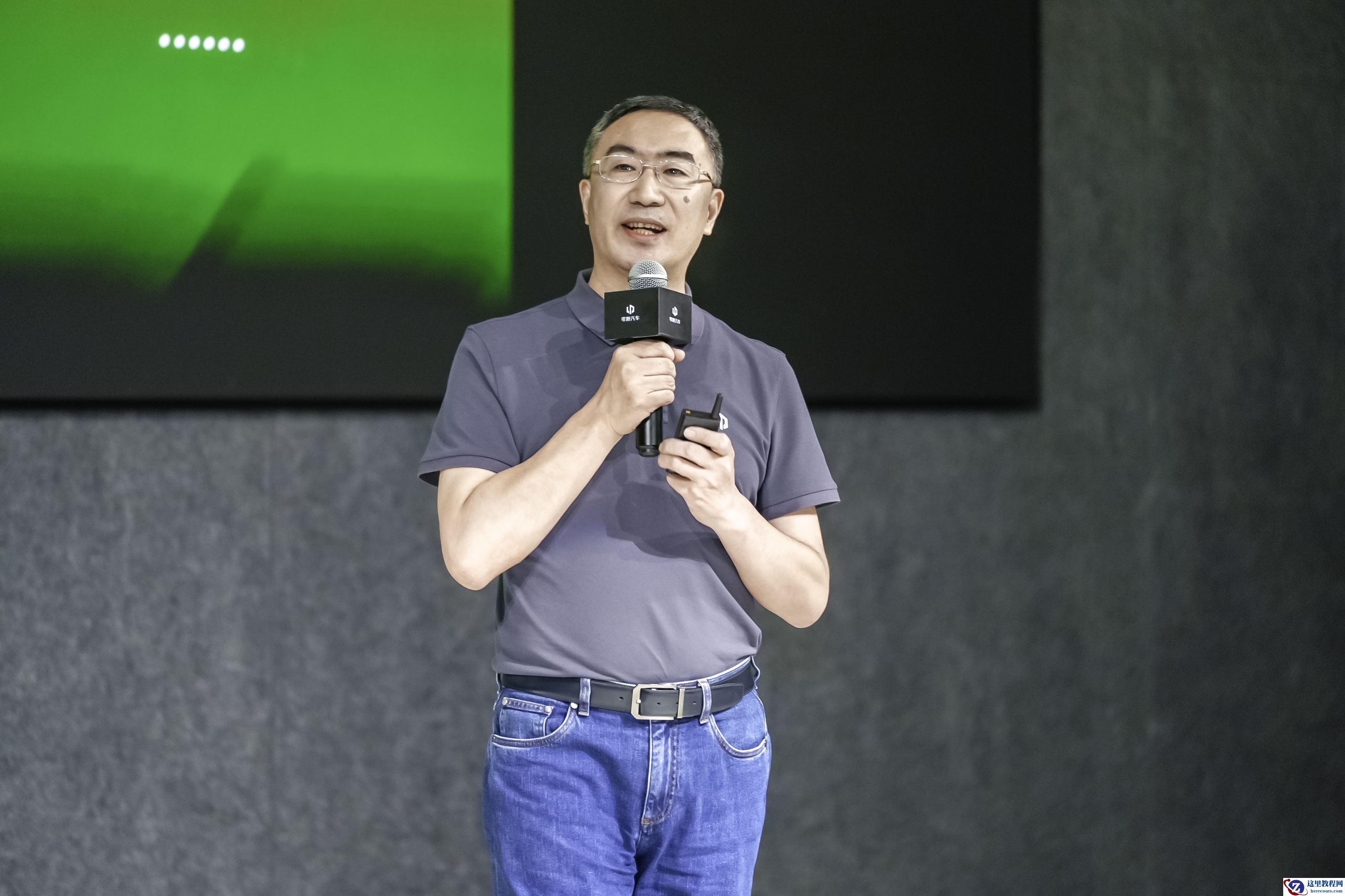 零跑发布「四叶草」中央集成电子电气架构，9月将推代号B11新车型