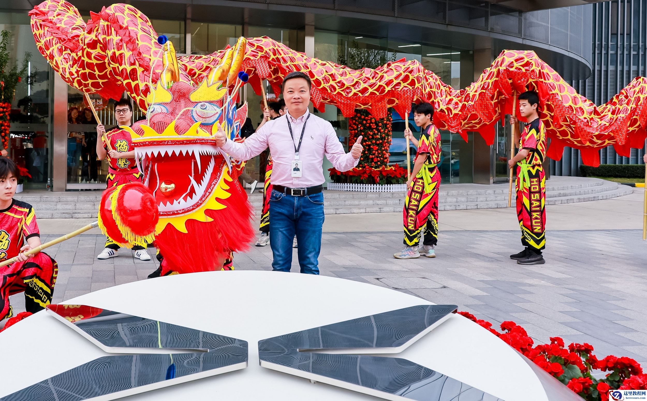 何小鹏2024年开工信：AI技术年度投入35亿元，3年内规划约30款产品