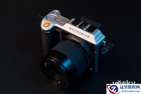 天极首发!无反中画幅相机哈苏X1D 外观图赏