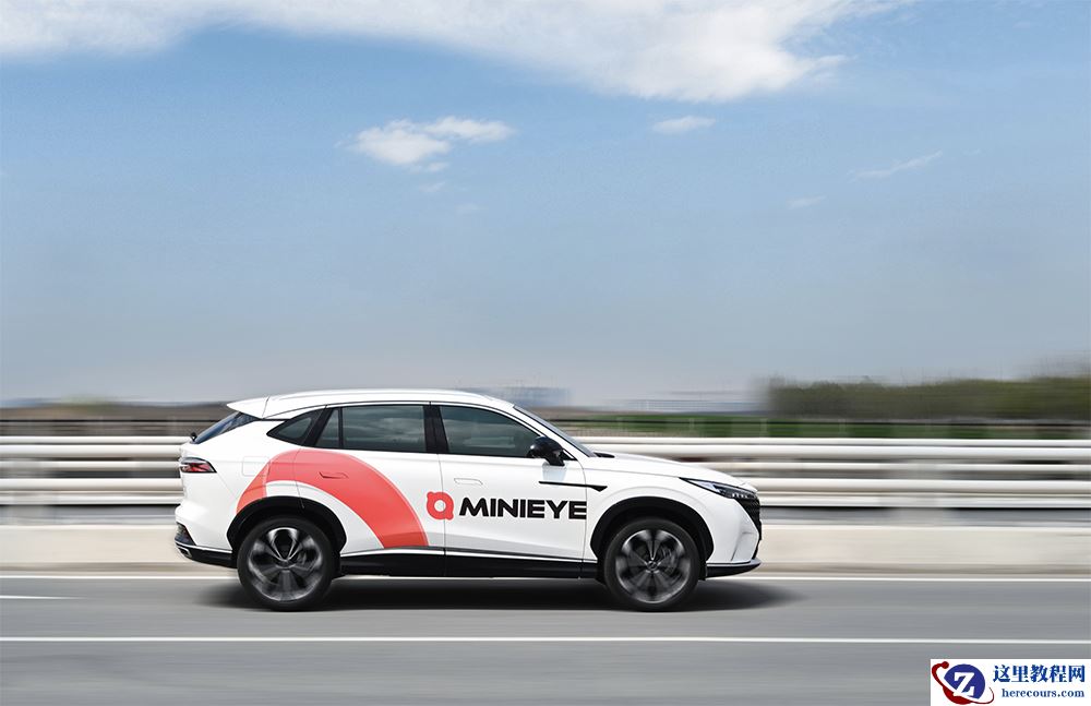 冲击港股IPO，低调者如何逆袭？剖析「T型人才」佑驾创新的横纵面