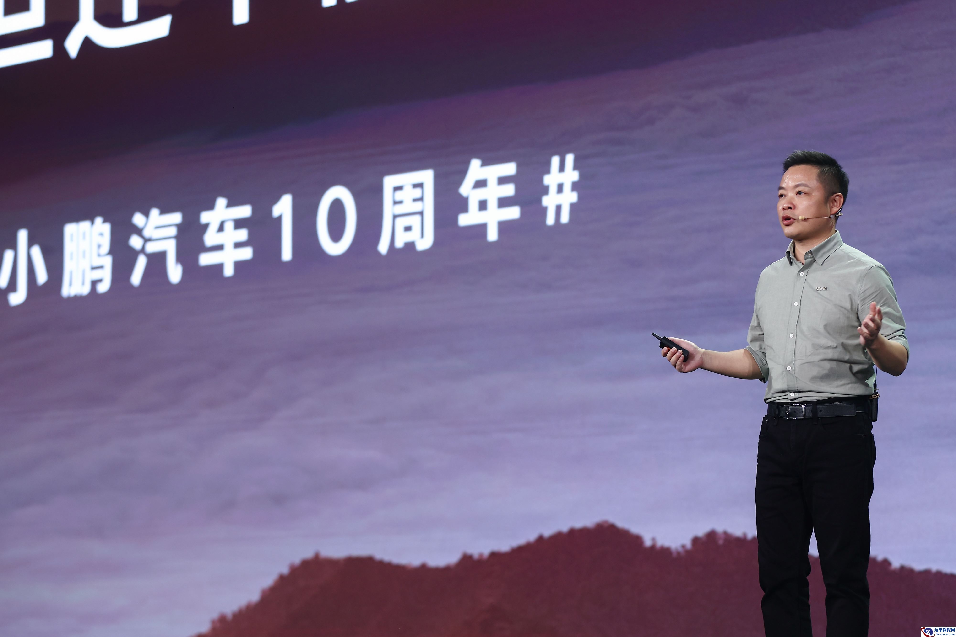 小鹏的2万月销，MONA来凑