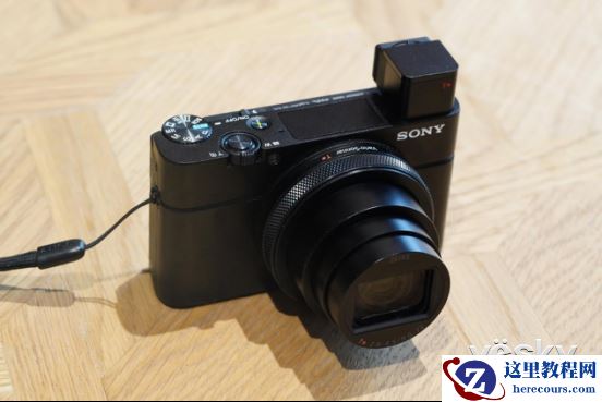 口袋中的一镜走天下 索尼黑卡RX100 VI评测