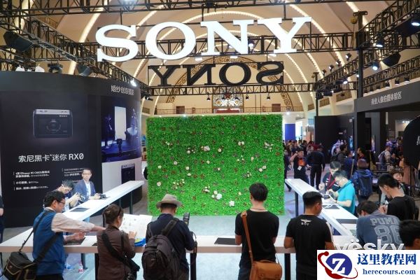 P&E 2018：索尼微单齐上阵 还有神秘新镜亮相