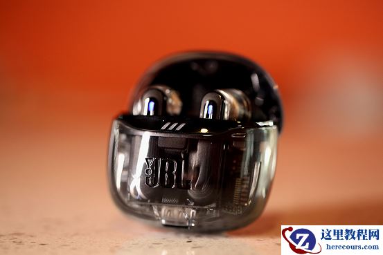 潮流随行音乐伴侣：JBL TUNE FLEX2晶噪豆二代真无线降噪耳机与你时尚联动