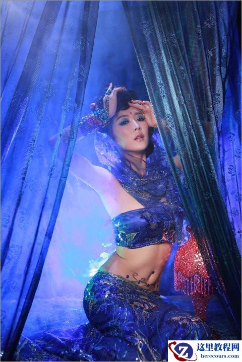 Photoshop调色打造梦幻的蓝色调的室内古装美女照片教程