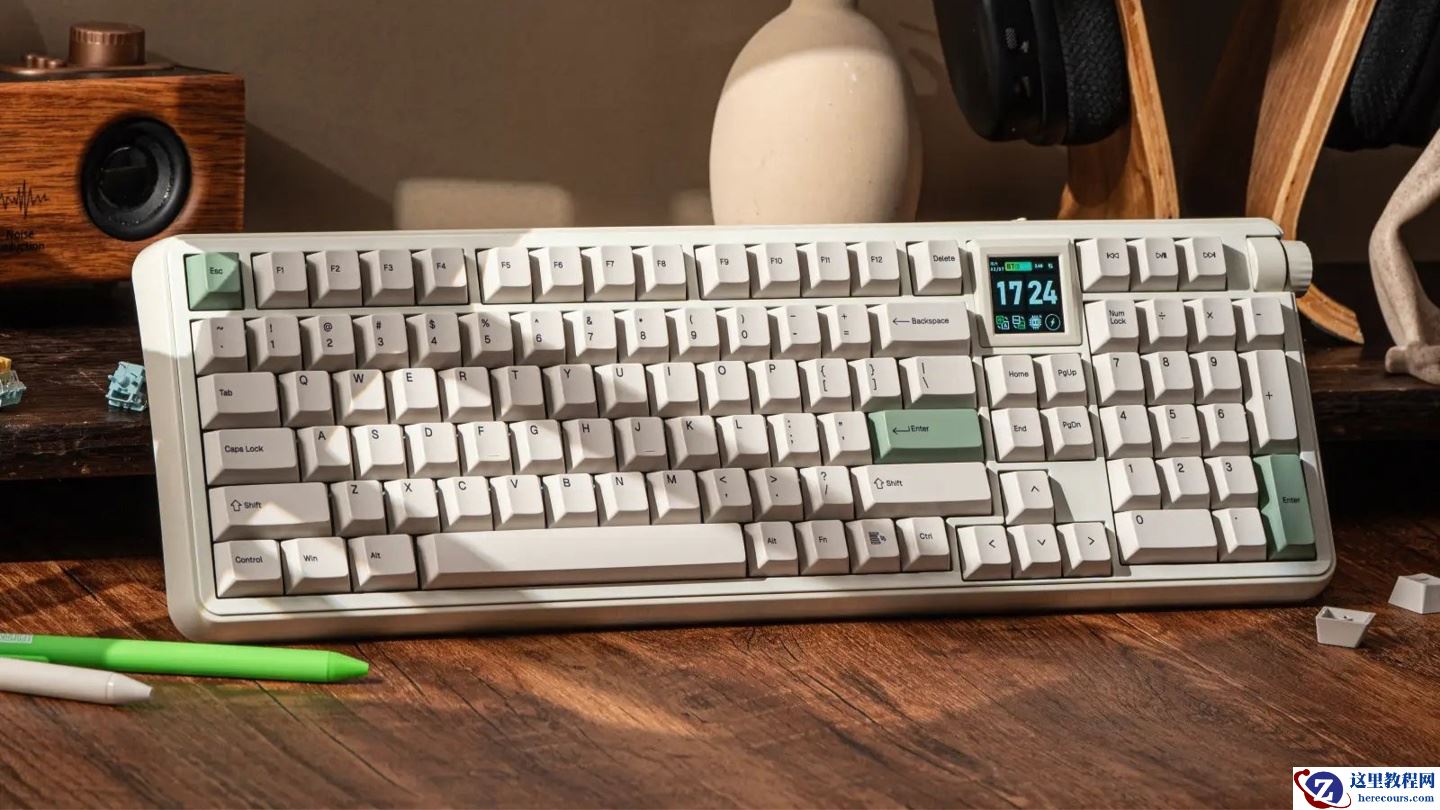 EPOMAKER 推出复古风机械键盘 RT100 PRO，搭载 1.54 英寸可拆卸方屏