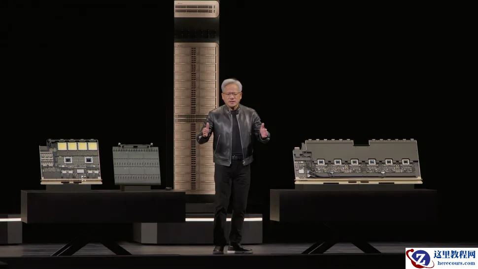 全球首款 1TB 内存 AI GPU，英伟达黄仁勋展示 Rubin Ultra 托盘