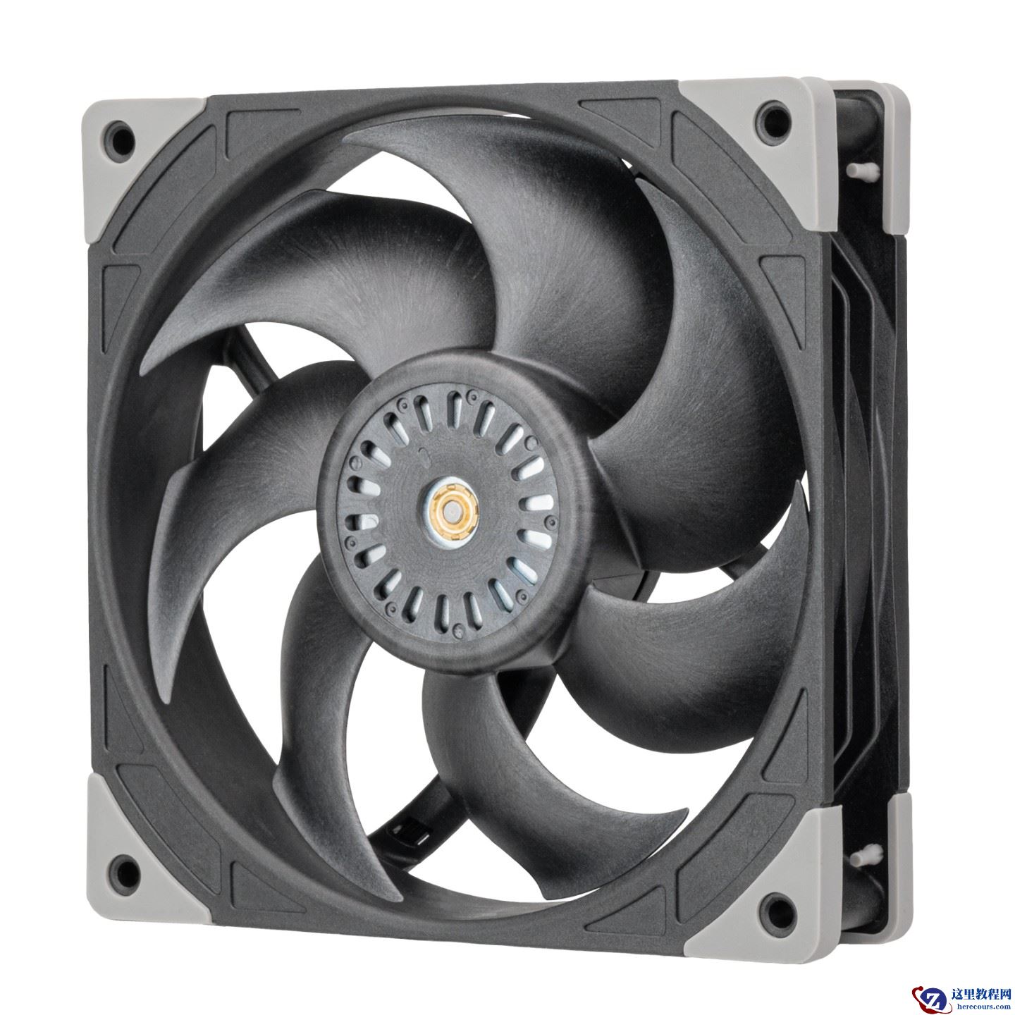 银昕带来工业级水冷排风扇 FHL140：LCP 扇叶，32mm 加厚