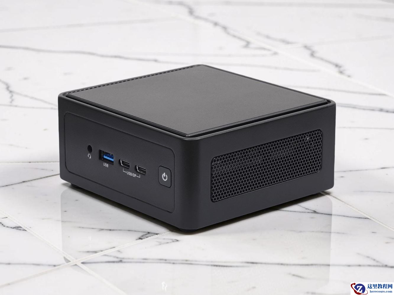 华擎推出 NUC Ultra 300 系列迷你主机：最高可选酷睿 X7 358H 处理器，