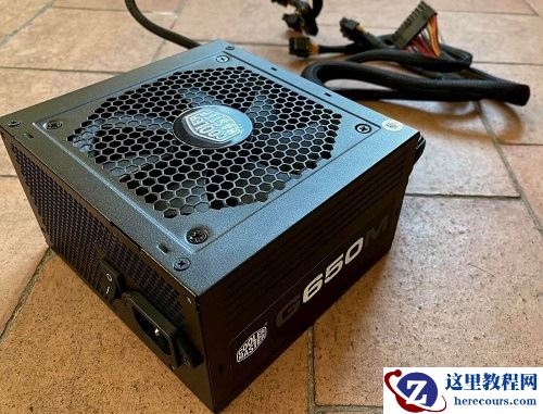 电脑显示屏不亮但是主机已开机怎么办？