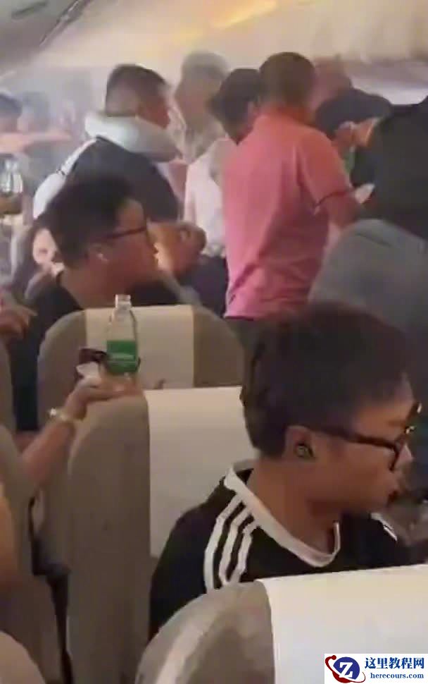 东航回应 MU5128 航班起火：系旅客手机掉落座椅缝隙挤压冒烟起燃，旅客出行未受影响