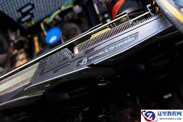 WTO：AI 相关商品仅占贸易总额的 1/6，但贡献了 2025 年增量的 42%