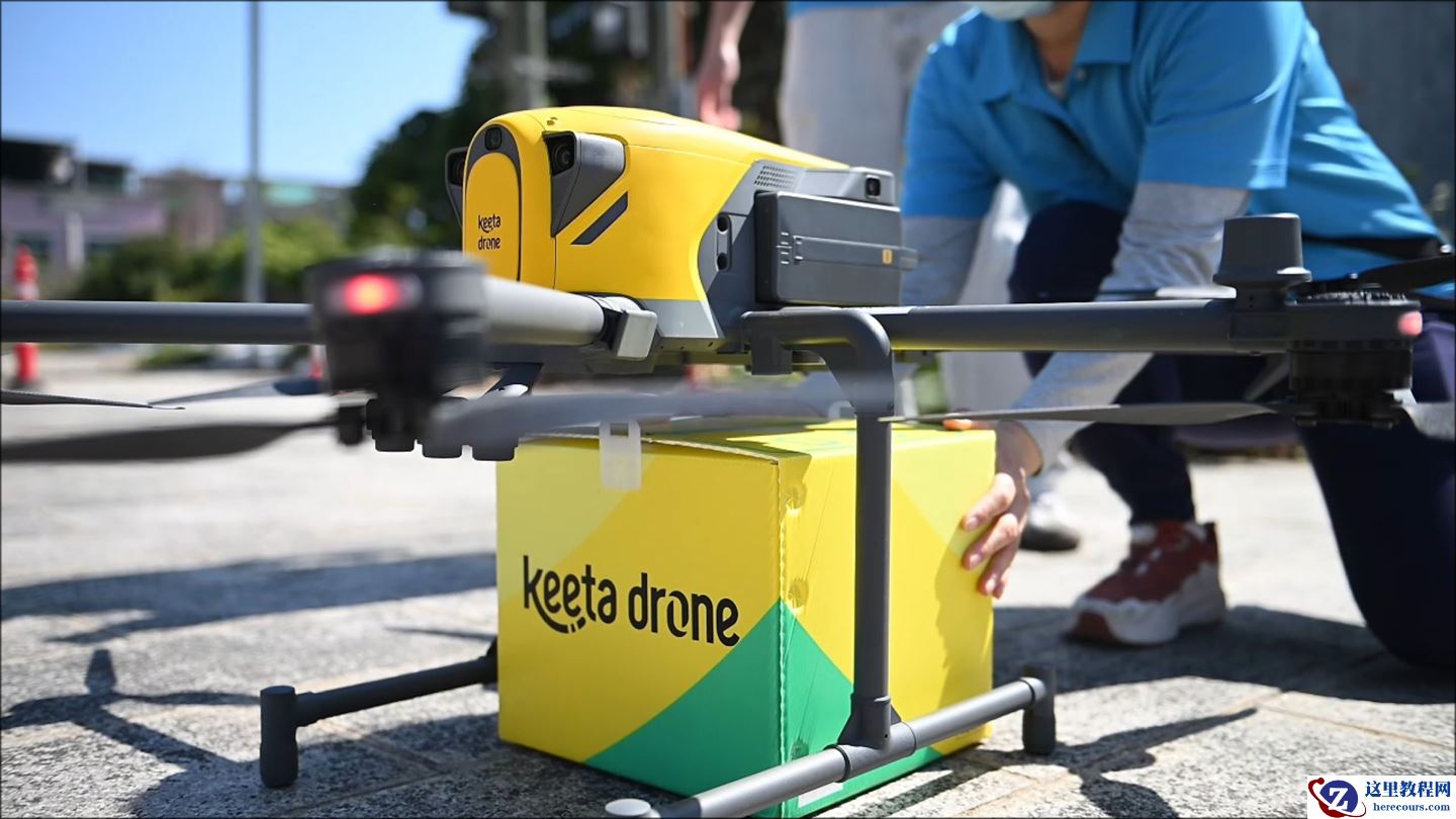 美团在香港推出老年人专属无人机送餐航线，送餐时间从 1.5 小时缩短到 10 分钟