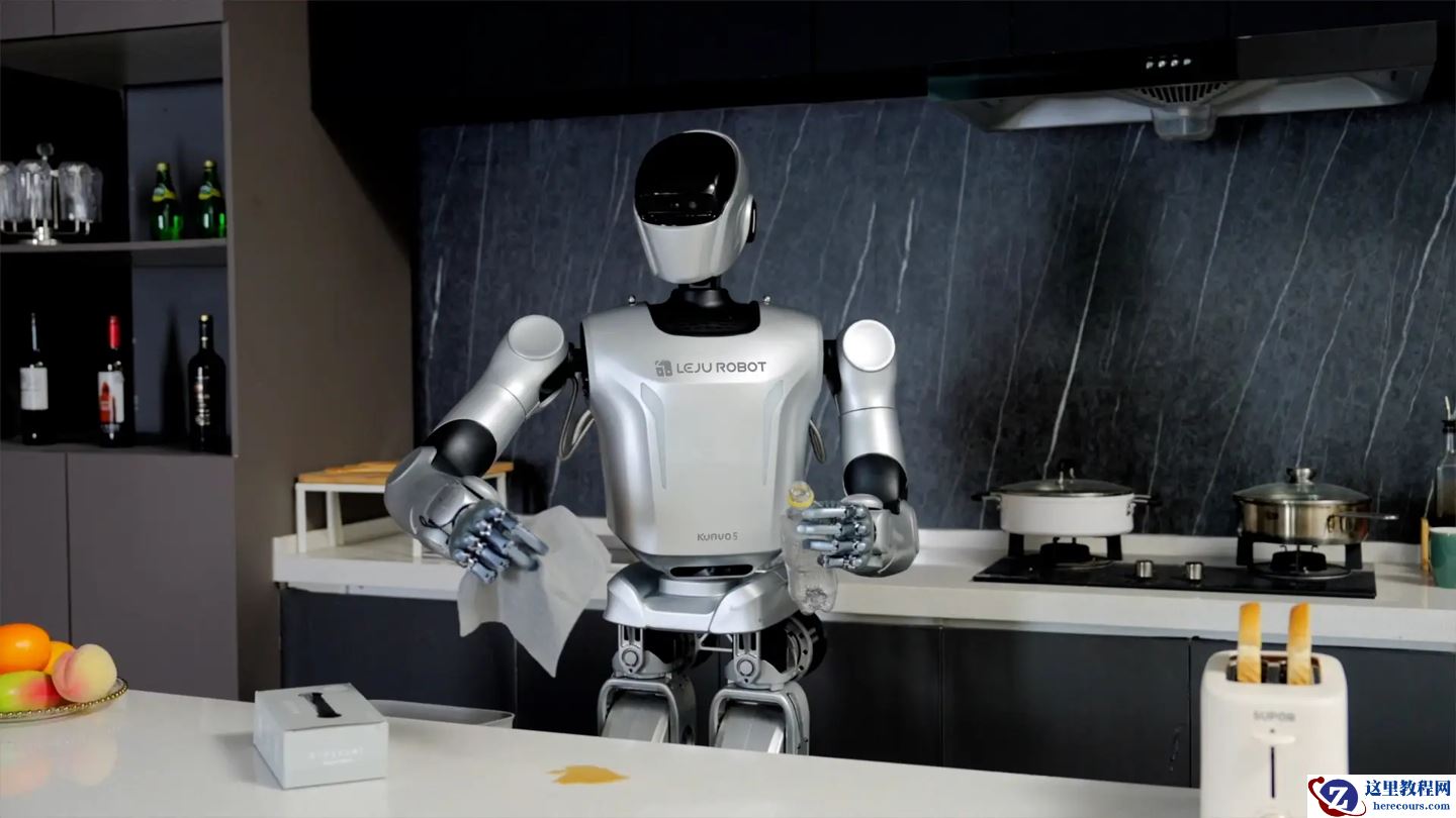 30 分钟下线一台，全国首条年产能万台级人形机器人自动化产线启用