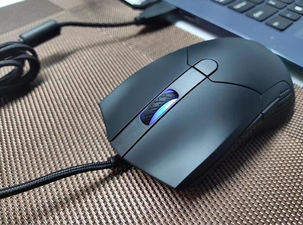 鼠标上的按键怎么调灵敏度