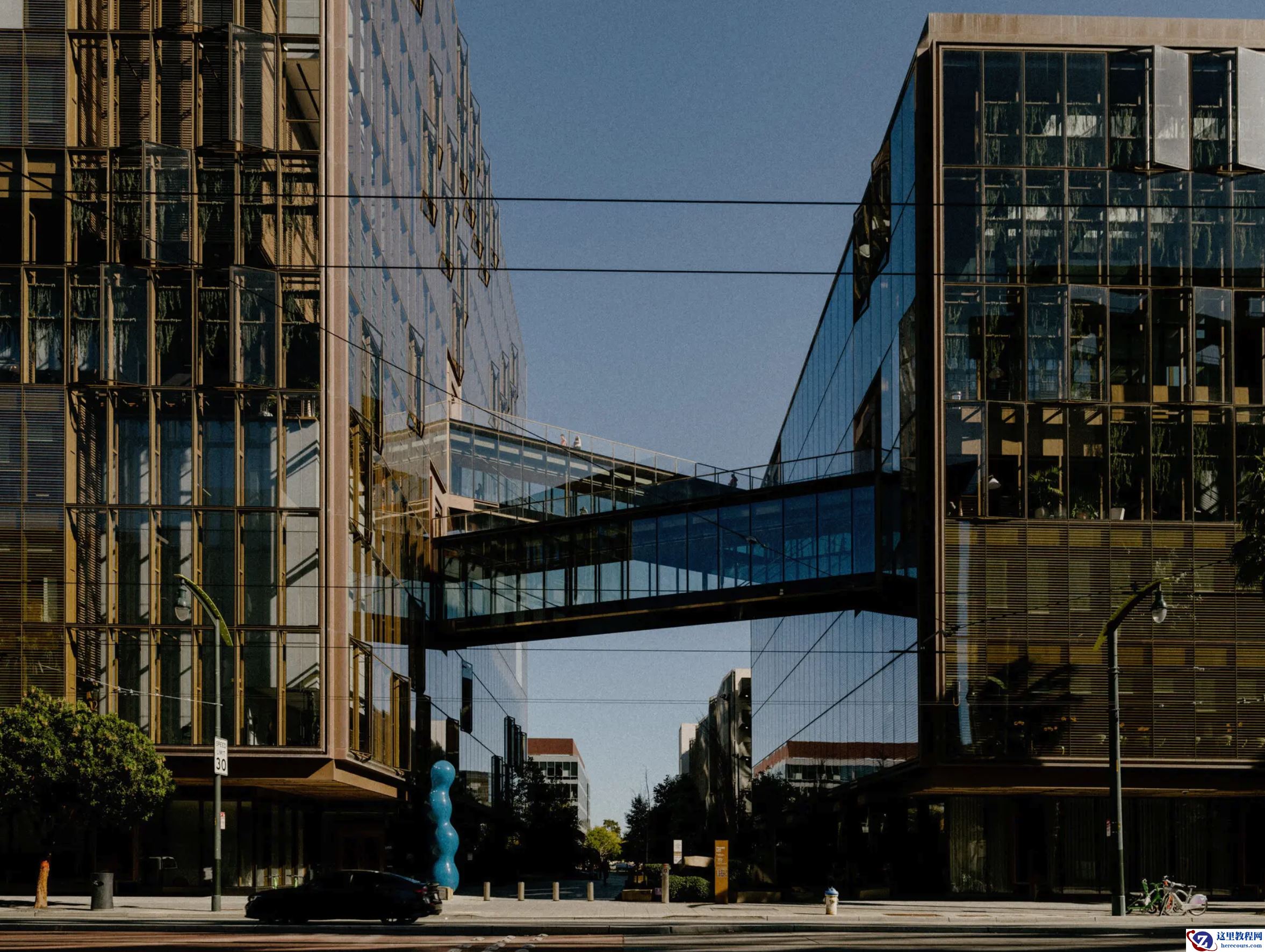 奥特曼“倒向”广告背后：OpenAI财务告急，AI变现刻不容缓